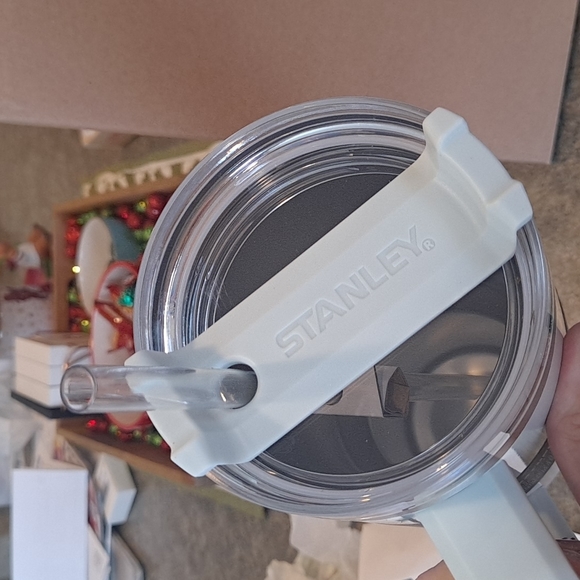 *NEW* Stanley Limited-Edition 40oz Adventure Quencher SPEARMINT PARFAIT OMBRE - Picture 6 of 8